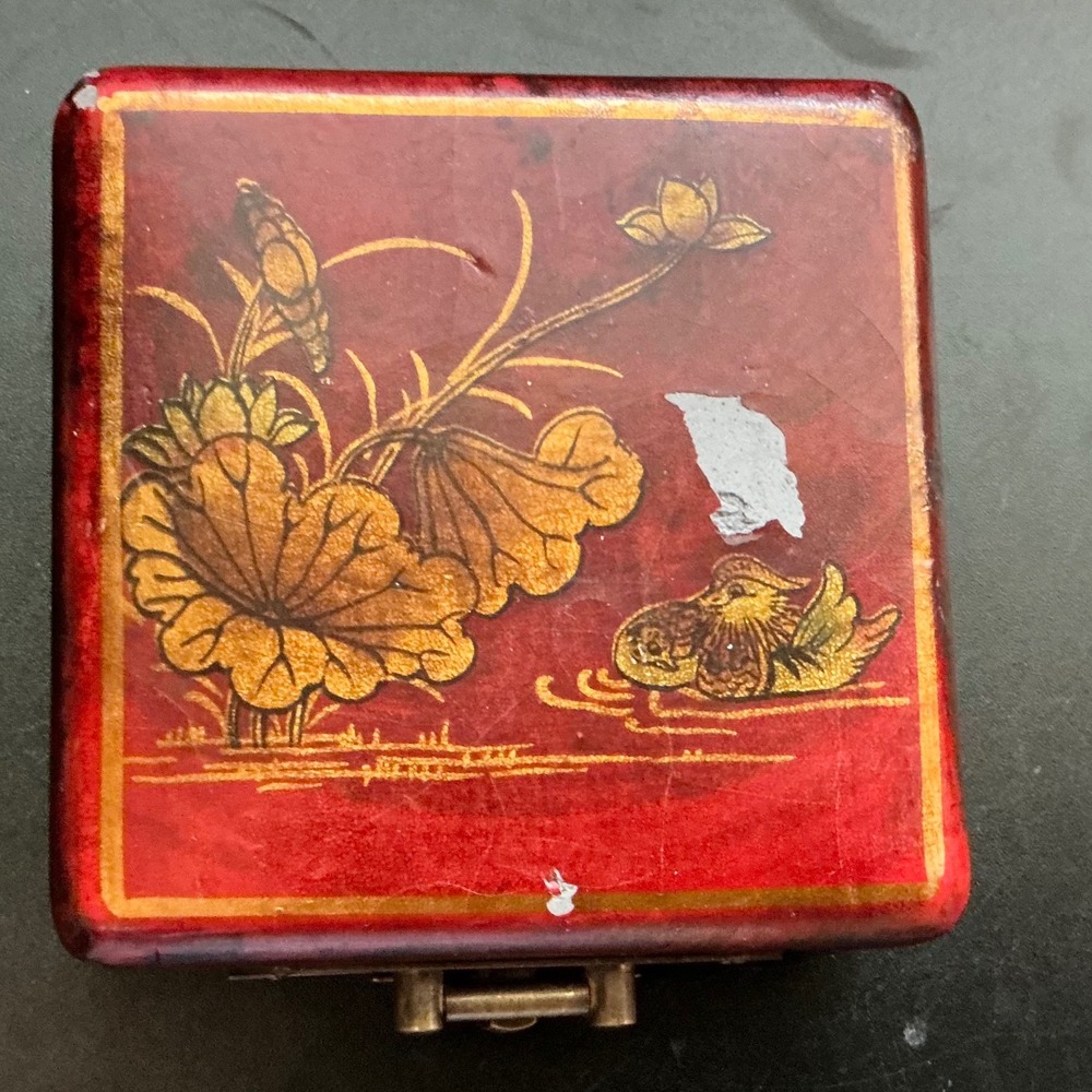 Vintage Chinese Feng Shui Luopan Compass Red Lacquer Wood Box Gold Floral Duck